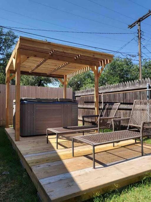 Luxury Oasis- 1 Bedroom Romantic Getaways Lubbock Exterior foto