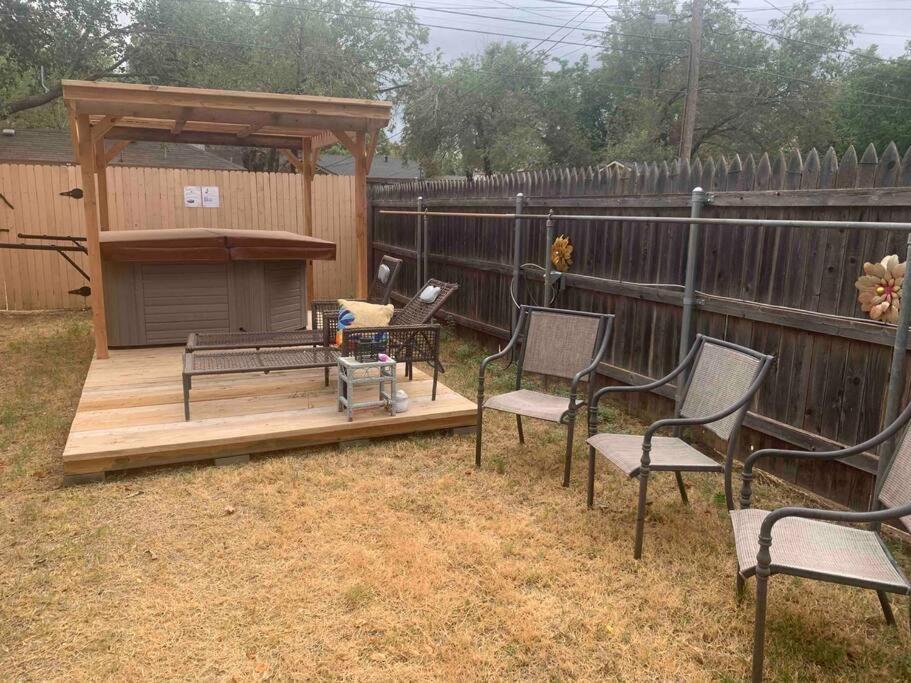 Luxury Oasis- 1 Bedroom Romantic Getaways Lubbock Exterior foto